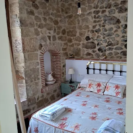 La Antigua Escuela Bajo La Tesla Holiday home *