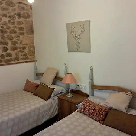 La Antigua Escuela Bajo La Tesla