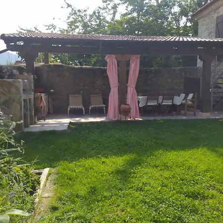 בית נופש La Antigua Escuela Bajo La Tesla Incinillas