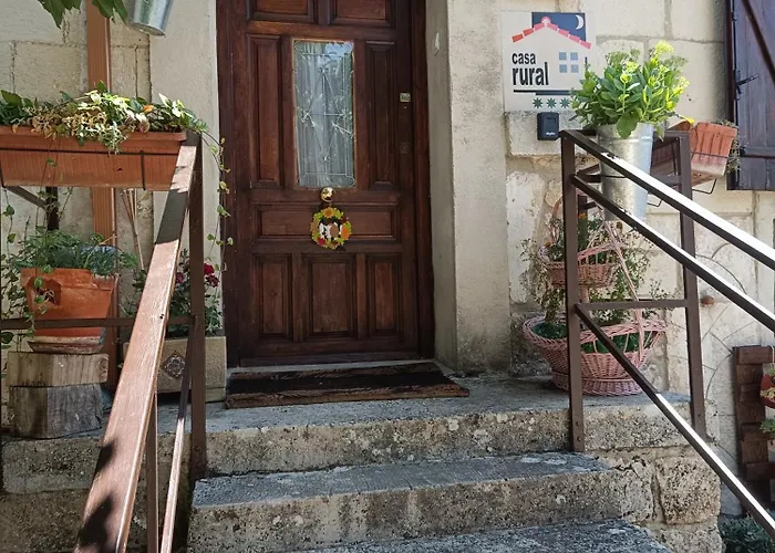 La Antigua Escuela Bajo La Tesla בית נופש