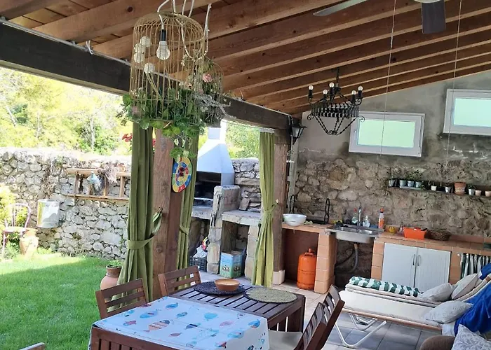 Casa vacanze La Antigua Escuela Bajo La Tesla Incinillas