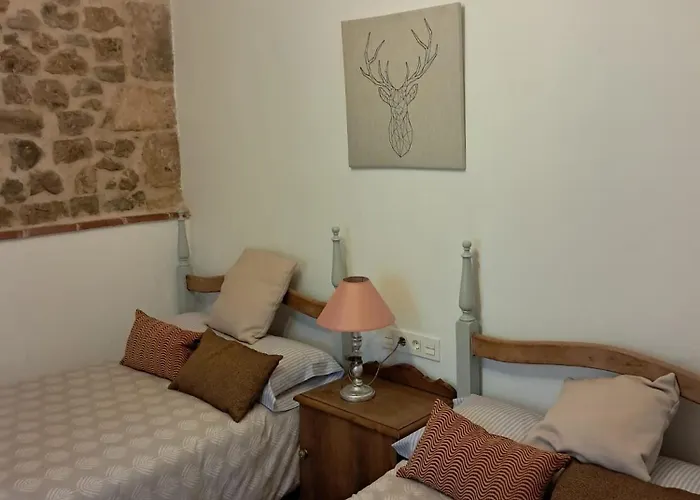 La Antigua Escuela Bajo La Tesla