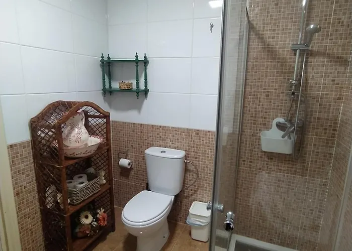 La Antigua Escuela Bajo La Tesla * Incinillas