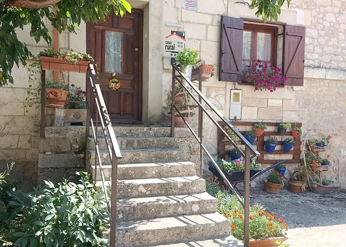 La Antigua Escuela Bajo La Tesla בית נופש